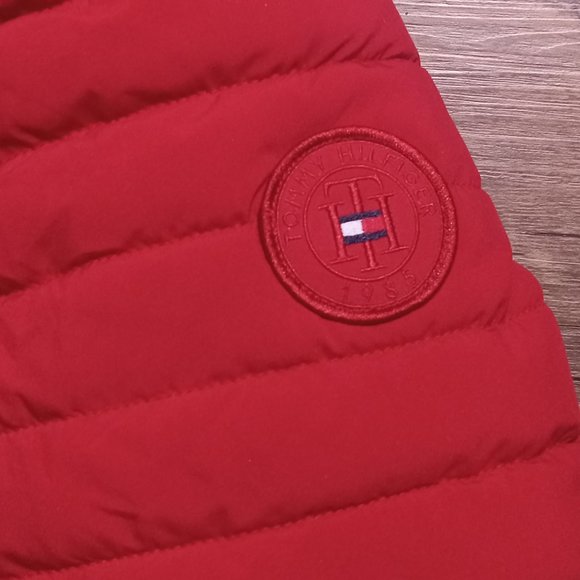 **FINAL SALE**  NWT Tommy Hilfiger Jacket (M) - Picture 2 of 3